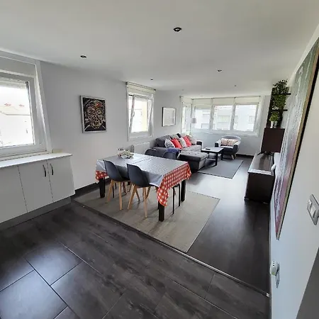 A 50 Metros Del Paseo Maritimo *