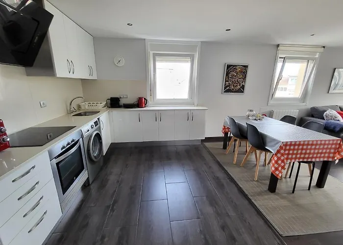 A 50 Metros Del Paseo Maritimo * 拉科鲁尼亚